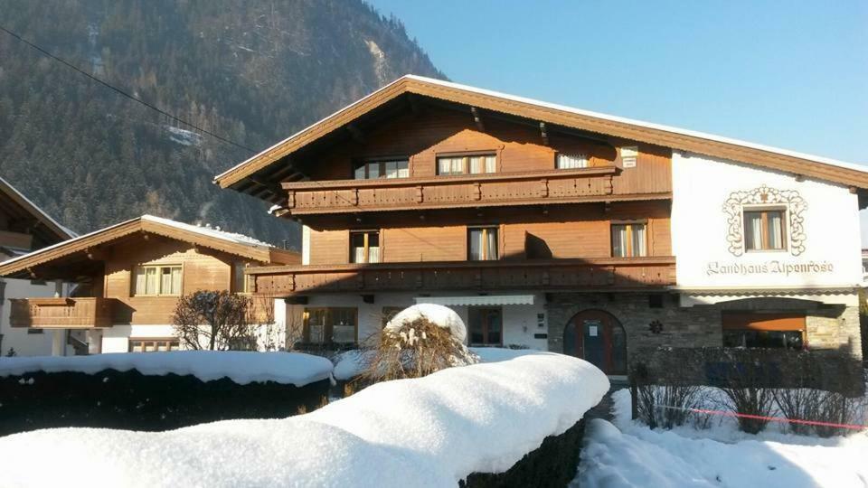 Landhaus Alpenrose Mayrhofen Zewnętrze zdjęcie
